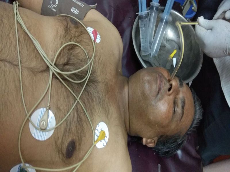 Chalisgaon BDOs at the office have poisoned | चाळीसगाव बीडीओंनी कार्यालयातच केले विष प्राशन