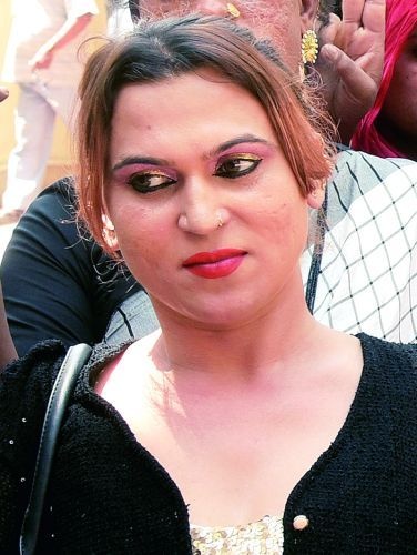 The transgender Chamcham is critical: Angry partners, shouted slogans | तृतीयपंथी चमचमची प्रकृती गंभीर : नाराज साथीदारांनी केली घोषणाबाजी