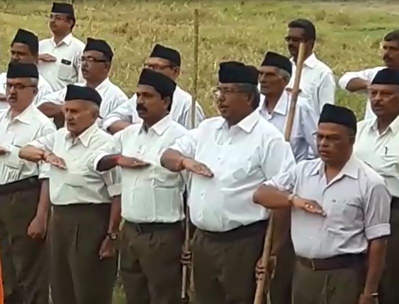 Video: Movement of Rashtriya Swayamsevak Sangh, Minister Chandrakant Patil's Happiness | Video : राष्ट्रीय स्वयंसेवक संघाचे संचलन, मंत्री चंद्रकांत पाटलांचीही हजेरी