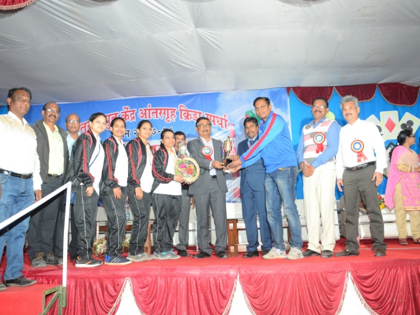 Chandrapur team winner state-level sports competition of Mahagenco | महानिर्मितीच्या राज्यस्तरीय क्रीडास्पर्धेत चंद्रपूर औष्णिक विद्युत केंद्राच्या संघाला सर्वसाधारण विजेतेपद