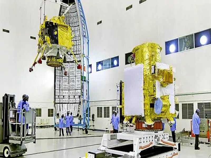 Countdown for Chandrayaan-2 begins in Sriharikota | Mission Moon ! 'चांद्रयान-2' चे काउंटडाऊन सुरू, मध्यरात्री अवकाशात झेपावणार