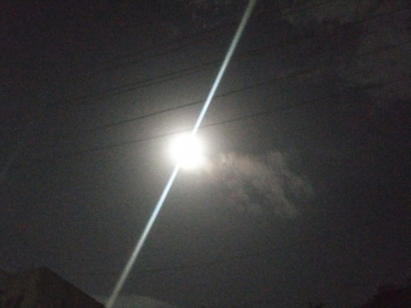 Experience a lunar eclipse in a cloud cover | ढगांच्या लपंडावात चंद्रग्रहणाचा अनुभव