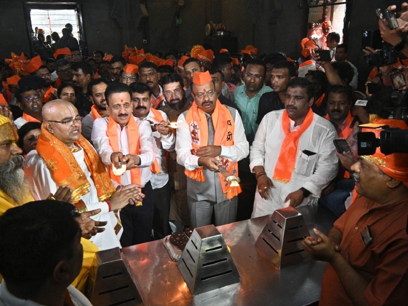 BJP MLA Chandrashekahr Bawankule took darshan of Kalarama temple in nashik | भारतीय जनता पक्षाचे प्रदेशाध्यक्ष चंद्रशेखर बावनकुळे यांनी घेतले काळारामाचे दर्शन