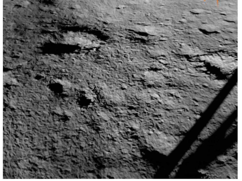 Chandrayaan-3: The rover came out 2 hours after landing; Will make an impression on the moon | Chandrayaan-3: मी अन् सावली...! लँडिंगच्या २ तासांनी रोवर बाहेर आला; चंद्रावर ठसा उमटवणार