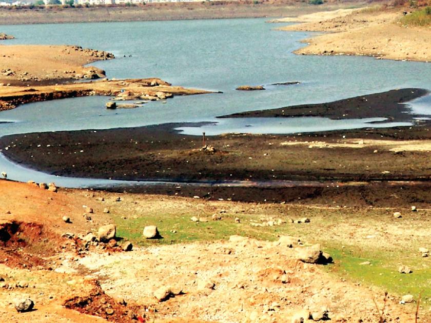 The base reached by the Ambernath Chikhholi dam | अंबरनाथच्या चिखलोली धरणाने गाठला तळ