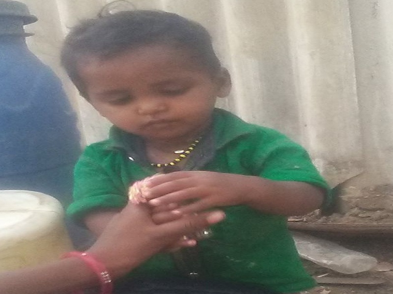 The death of a three-year-old boy crushed under the wheels of a tractor in Aurangabad | 'चिमुकल्याचे गावी जाण्याचे राहूनच गेले'; ट्रॅक्टरच्या चाकाखाली चिरडून तीन वर्षीय चिमुकल्याचा मृत्यू