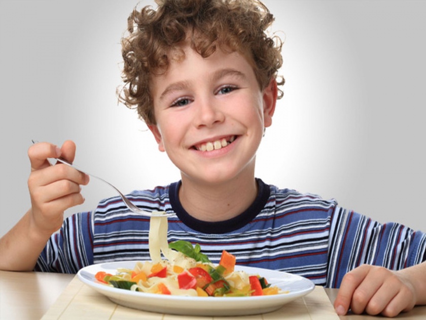 Learn from celebrity dietitians rujuta diwekar healthy eating tips for children | सेलिब्रिटी डाएटिशियन ऋजुता दिवेकरांच्या लहान मुलांसाठी 'हेल्‍दी इटिंग टिप्‍स'