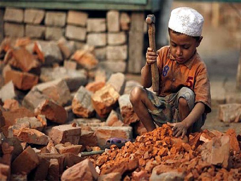 Labor Day Special: Child Labor Act Owners Pocket | कामगार दिन विशेष : बालमजुरी कायदा मालकांच्याच खिशात