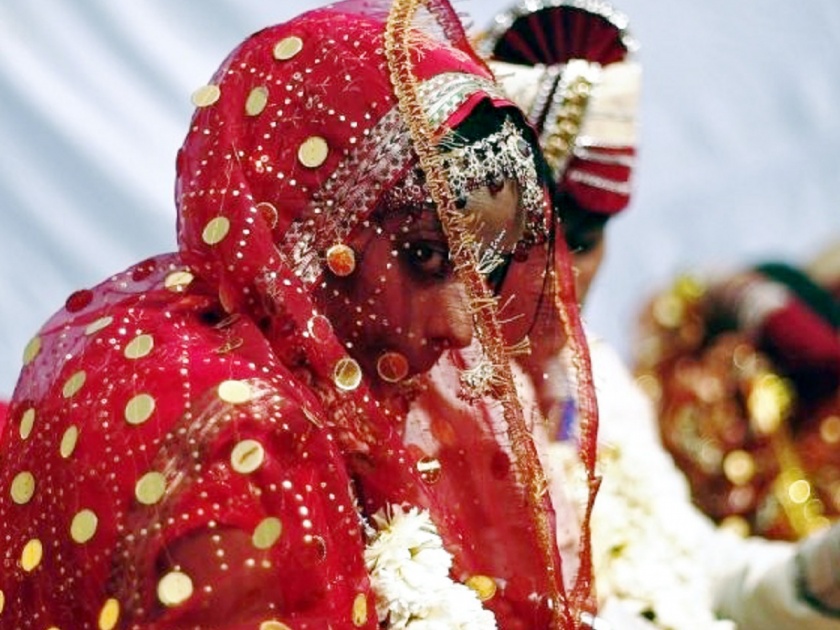The parents took her to Indore under the name of Shirdi and got married, the minor girl expressed her grief | पालकांनी शिर्डीच्या नावाखाली इंदूरला नेऊन लग्न लावले, अल्पवयीन मुलीने मांडली कैफियत