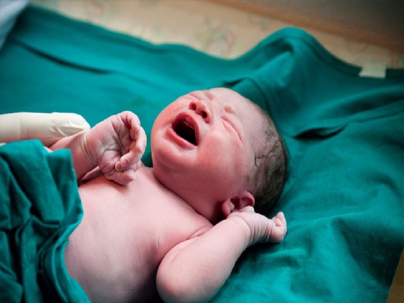 'Lakshmi'! If you are born on January 1, you will get 5 lakh | 'लक्ष्मी'! एक जानेवारीला जन्मल्यास 5 लाख मिळणार