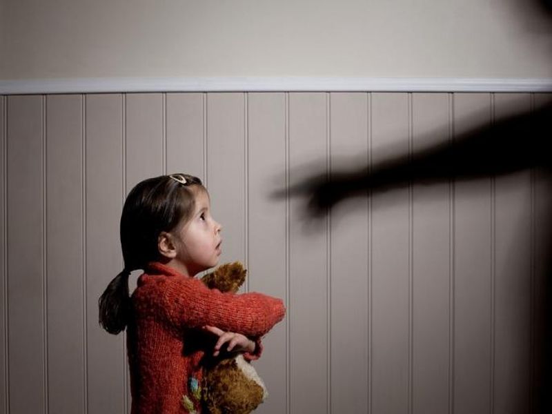 Parenting tips how to control your kids bad habit of saying lie | तुमचं मूल छोट्या छोट्या गोष्टींबाबत खोटं बोलतं का?