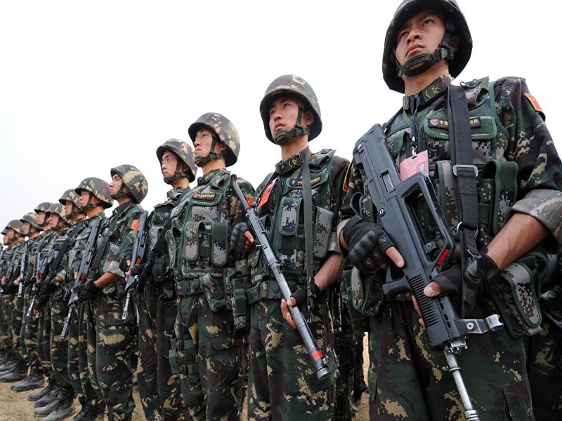 China's Army holds high altitude drill in Tibet | डोकलाम विवादानंतर चीनने तिबेटमध्ये प्रथमच केला युद्धसराव