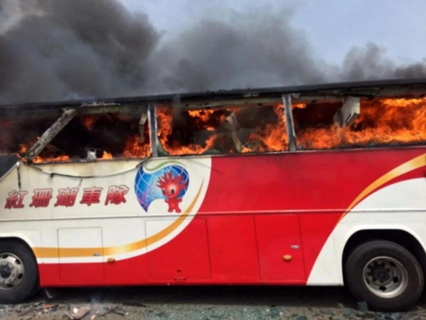 In China, truck and bus crashes, 36 passengers die, 36 injured | चीनमध्ये ट्रक अन् बसचा भीषण अपघात, 36 प्रवाशांचा दुर्दैवी मृत्यू, 36 जखमी