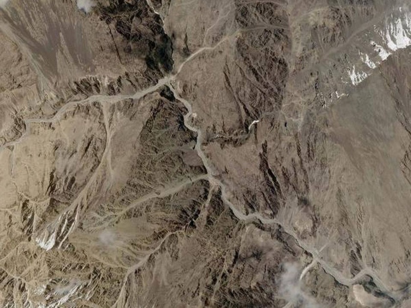India China FaceOff Chinese troops pull back 2 km from site of Galwan Valley clashes | India China FaceOff: मोठी बातमी! गलवान खोऱ्यातून चिनी सैन्य २ किलोमीटर माघारी