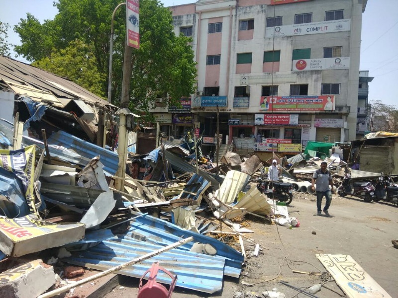 cirtical condition in chinchwad due to strict action with unauthorized shops | चिंचवड गावात अनाधिकृत दुकानांवर कारवाई परिसरात तणाव