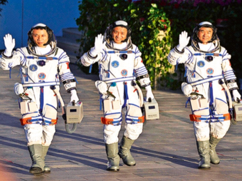 China's own space station; The Shezhou-12 spacecraft arrived with three astronauts | जगात असेल चीनचे स्वत:चे अंतराळ स्थानक; तीन अंतराळवीरांना घेऊन पोहोचले शेझोऊ-१२ यान