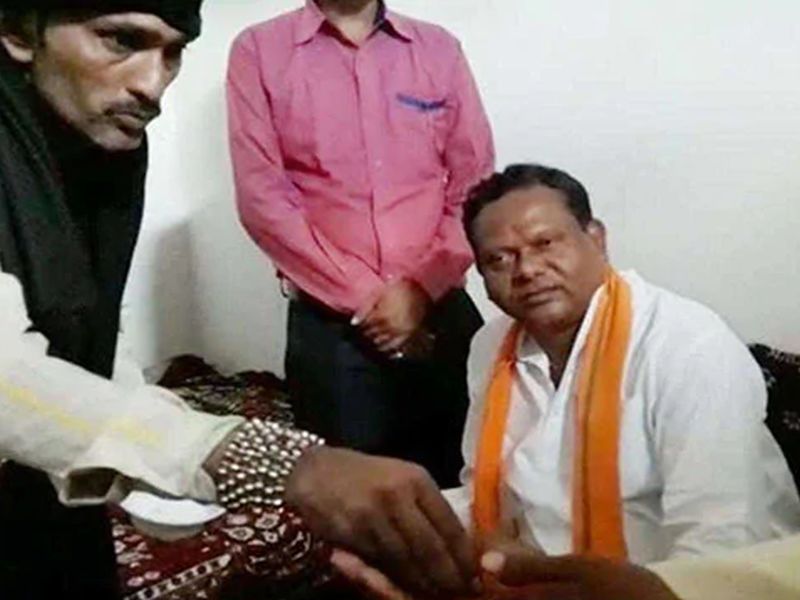 chhattisgarh assembly polls kambal babas audio viral | भाजपा प्रवेशासाठी काँग्रेस आमदाराला 10 कोटी अन् मंत्रिपदाची ऑफर, ऑडिओ क्लिपने खळबळ