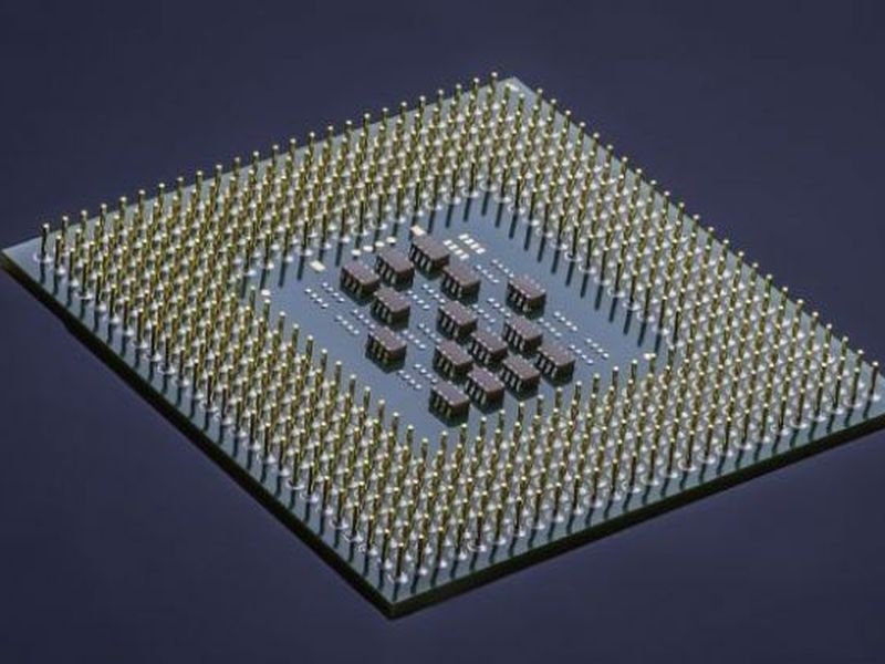 This chip will protect from electromagnetic radiation | मोबाइल, लॅपटॉपच्या रेडिएशनपासून सुरक्षित ठेवणारी एनवायरोचिप!