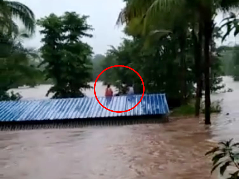 Chiplun Floods: the man with his daughter and wife got stuck on roof for 25 hours | Chiplun Floods: वाहून गेला संसार...; आठ वर्षांची मुलगी आणि पत्नीसह 'ते' तब्बल २५ तास अडकले पत्र्याच्या छतावर