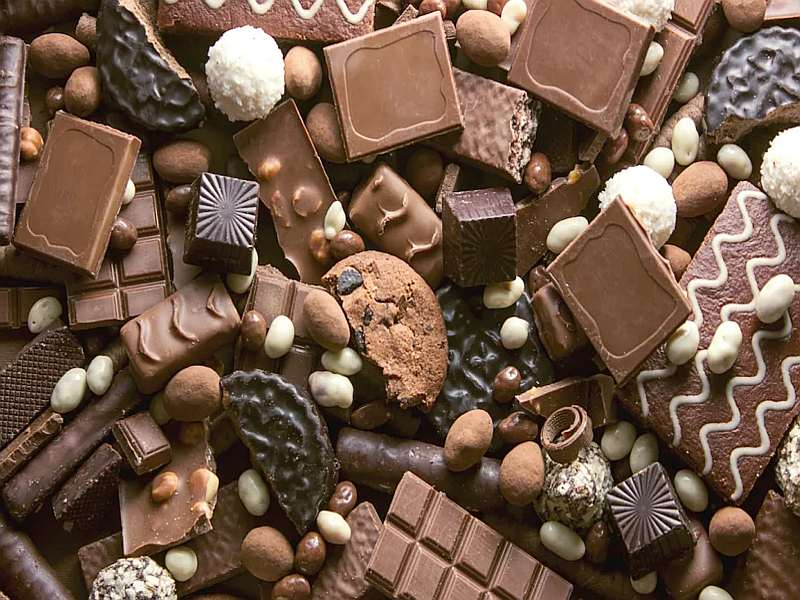 Chocolates, leather bags to create women's savings group | महिला बचत गट तयार करणार चॉकलेट, लेदर बॅग