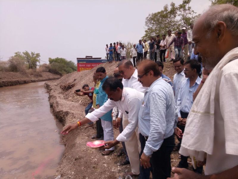 Half a million liters of water accumulation after stalking in Chopda | चोपड्यात नालाखोलीकरणानंतर दीड कोटी लिटर पाण्याचा संचय