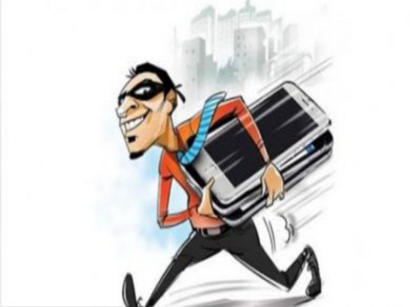 pune woman luggage stolen by air france employee lost half a lakh | एअर फ्रान्सच्या कर्मचाऱ्याने चोरले पुण्यातील महिलेचे सामान; तब्बल 'दीड लाख' गमावले