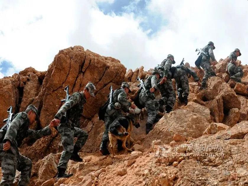 In Ladakh, Chinese soldiers stumbled due to cold; 90 percent of the troops returned | China Army: लडाखमध्ये चिनी सैनिकांचे पाय लडखडले; 90 टक्के सैन्य माघारी परतले