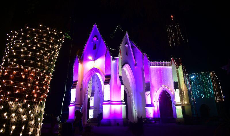 Christmas enthusiasm in Nagpur: Rang Carol song in the churches | नागपुरात ख्रिसमसचा उत्साह : चर्चमध्ये निनादले कॅरोल गीत