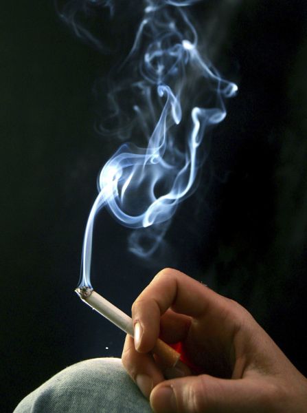 Tobacco death by eight million in 12 years | १२ वर्षांत तंबाखूने मृत्यूचा आकडा आठ दशलक्षापर्यंत