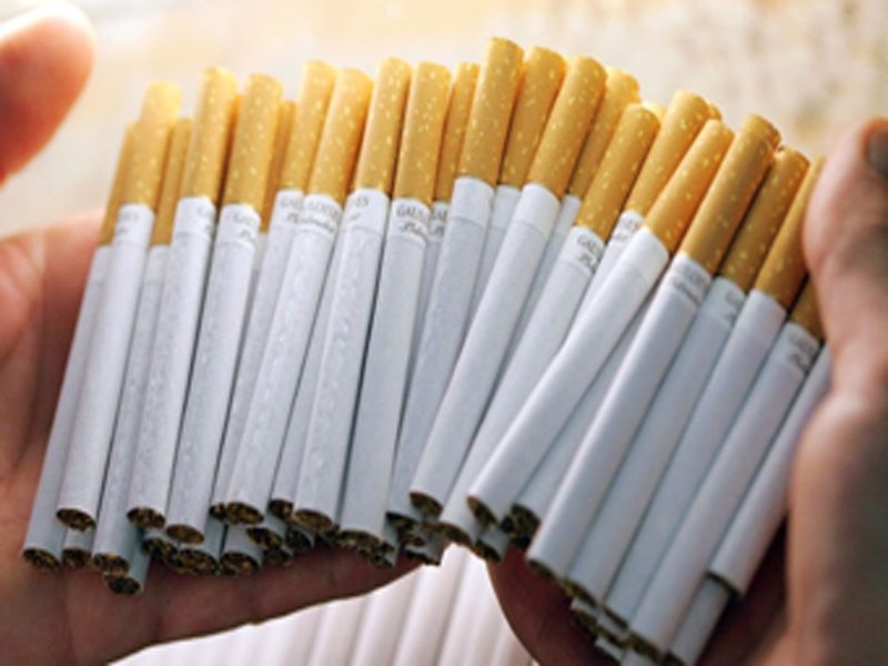  5 lakh cigarettes worth of cash seized in Panchayat | पाचोऱ्यात ५ लाखांच्या सिगारेटचा साठा जप्त