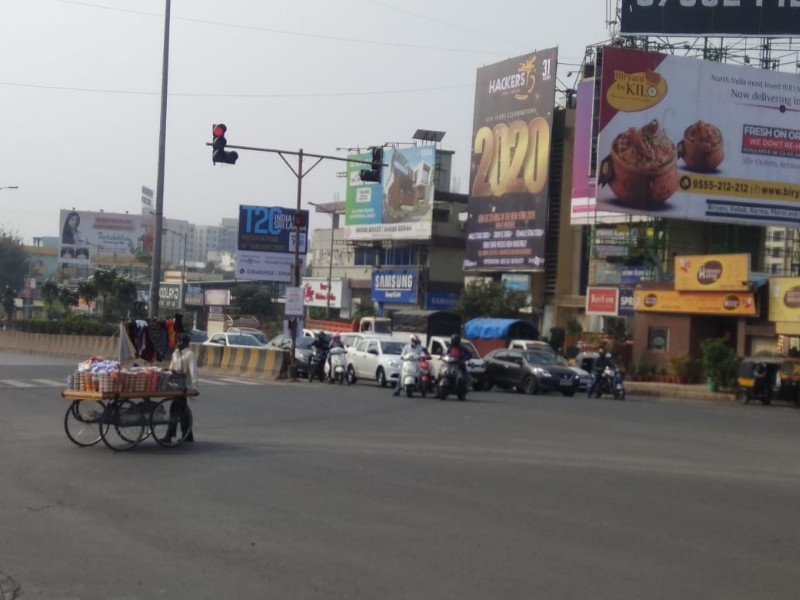 The signal can now be turned to the left 'without difficulty': traffic congestion at the intersection will be reduced | आता सिग्नलला डावीकडे ‘बिनदिक्कत’पणे वळता येणार : चौकातली वाहतूक कोंडी कमी होणार