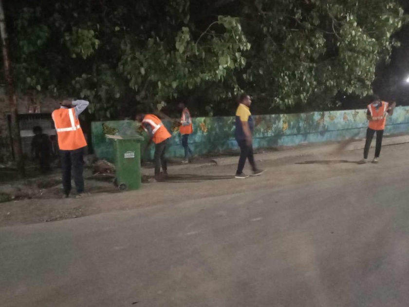 midnight cleanliness drive of Ulhasnagar Municipal Corporation; 100 workers deployed, appreciated everywhere | उल्हासनगर महापालिकेची मध्यरात्री स्वछता मोहीम; १०० कामगार तैनात, सर्वत्र कौतुक