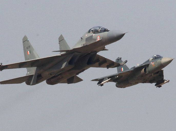 india china face off Indian army and Air force war exercise on ladakh border  | चीनचा सामना करण्यासाठी भारत तयार, लडाखमध्ये लष्करासोबत 'असा' सुरू आहे हवाई दलाचा युद्ध सराव