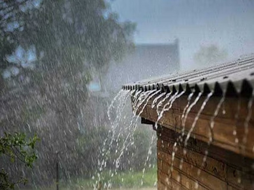 rain and hail along with gale force winds in Jalgaon district | जळगाव जिल्ह्यात वादळी वाऱ्यासह पाऊस, गाराही पडल्या