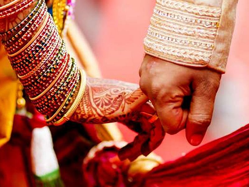 Groom confirmed corona positive before marriage and both families quarantined in Punjab sna | बोहल्यावर चढण्यापूर्वीच नवरदेवाला कोरोना, रिपोर्ट पॉझिटिव्ह येताच दोघांचेही कुटुंब क्‍वारंटाईन