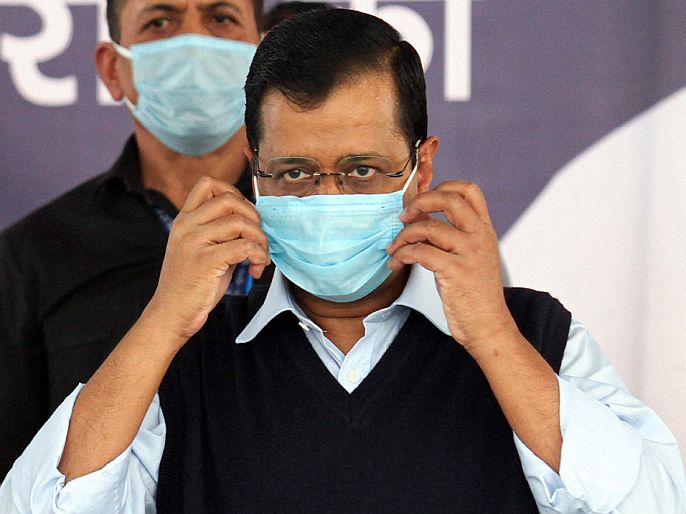 In the capital Delhi, those who do not wear the mask of Corona will now have to pay a fine of Rs 2,000 | राजधानी दिल्लीत कोरोनाचा कहर; आता मास्क न वापरणाऱ्यांना द्यावा लागणार 2 हजार रुपये दंड