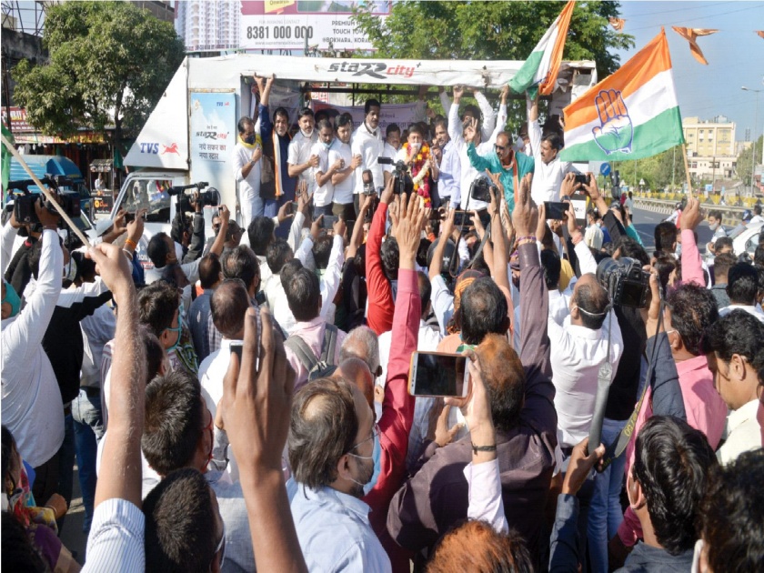 BJP lost confidence in Sanghbhumi; Changing candidates costly, uplifting Congress | संघभूमीत भाजपला अतिआत्मविश्वास नडला; उमेदवार बदलणे पडले महागात, कॉंग्रेसला उभारी