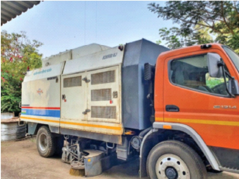 40 lakh road cleaning machine dusted; Management of Karjat Municipal Council | रस्ते स्वच्छ करणारी ४० लाखांची मशीन धूळखात; कर्जत नगरपरिषेदचा कारभार