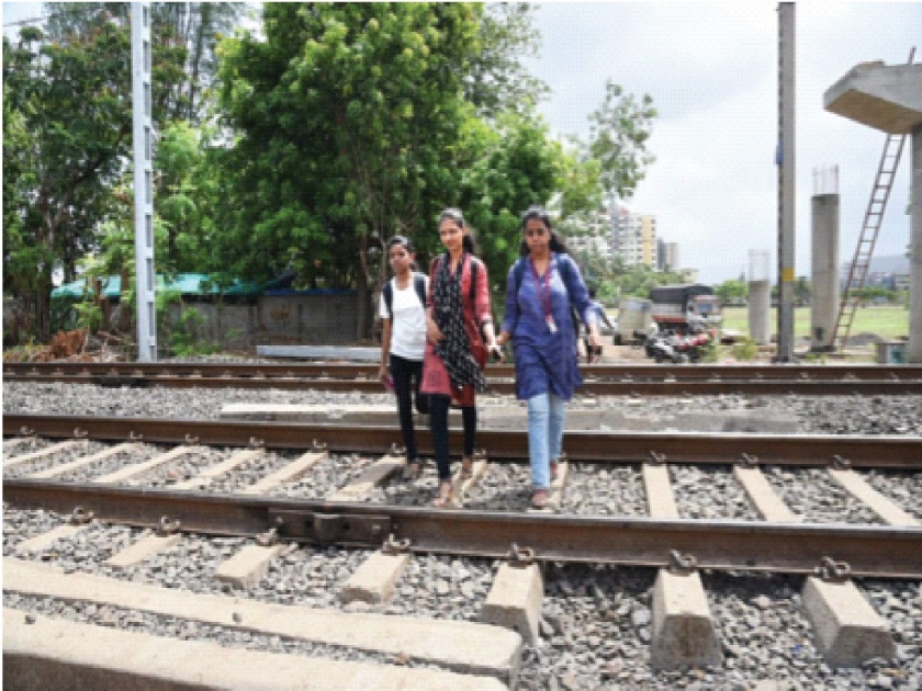 The lack of travel opportunities in the lockdown reduced train accidents; 46 killed in Navi Mumbai | लॉकडाऊनमध्ये प्रवासाची संधी न मिळाल्याने रेल्वे अपघात घटले; नवी मुंबईत ४६ जणांचा मृत्यू