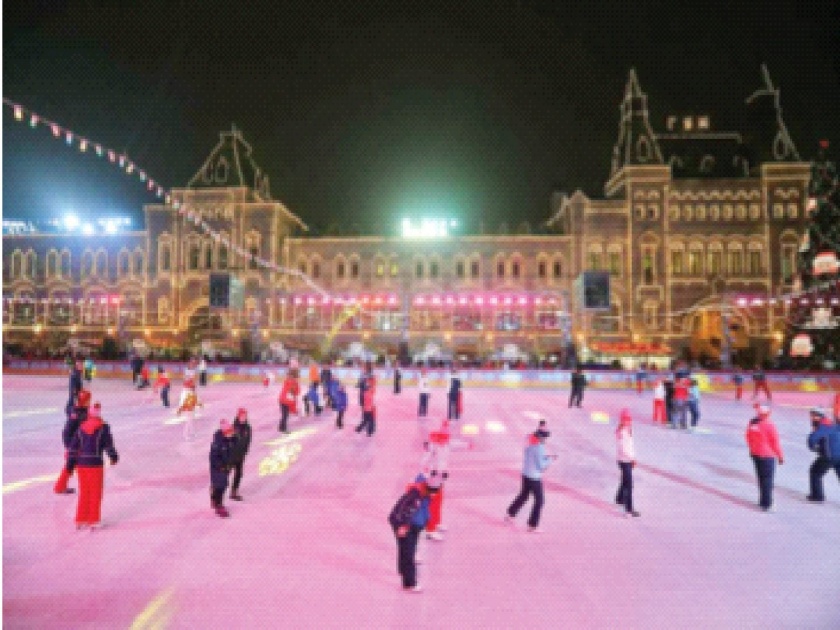Moscowis enjoy skating and corona | मॉस्कोवासीयांनी स्केटिंगचा आनंद लुटत झुगारले कोरोनाचे दडपण