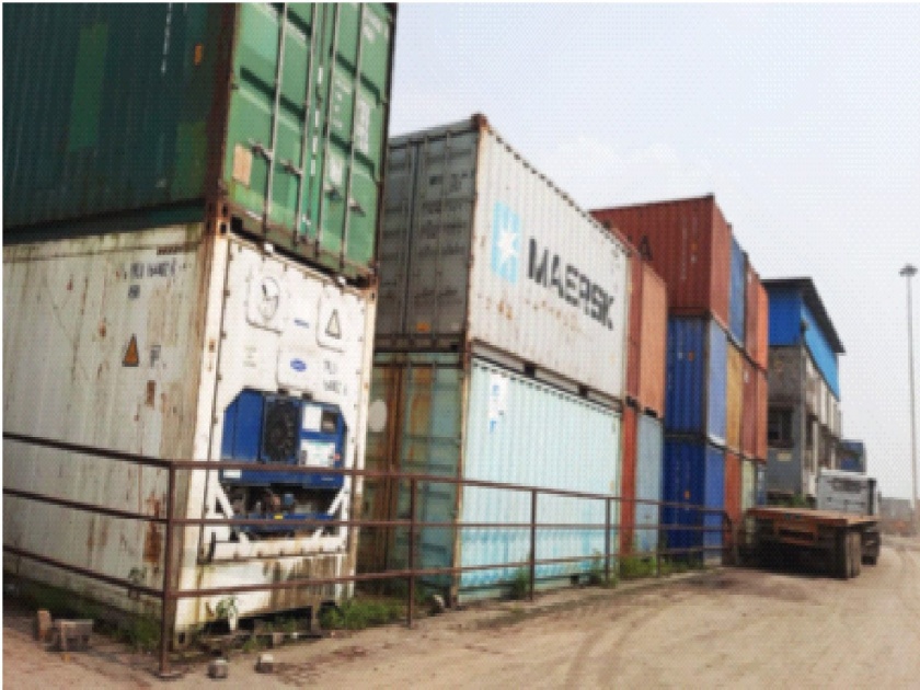 Containers seized in JNPT's CFS fall to dust | जेएनपीटीच्या 'सीएफएस'मध्ये जप्त केलेले कंटेनर धूळखात पडून  