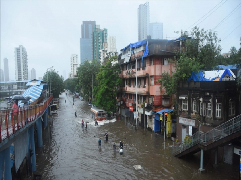 Rain Live Updates: Heavy rains with strong winds in Mumbai, Thane, Navi Mumbai, trees collapsed | Rain Live Updates: मुंबईसह उपनगरात वादळी वाऱ्यासह मुसळधार पाऊस; अनेक भाग जलमय