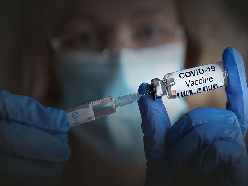 America booster shots of corona vaccines become necessary for people to gain maximum protection against corona virus asys dr anthony fauci | कोरोना व्हायरसवर मात करण्यासाठी बूस्टर डोस आवश्यक; अमेरिकेतील सर्वात मोठ्या तज्ज्ञाचा दावा