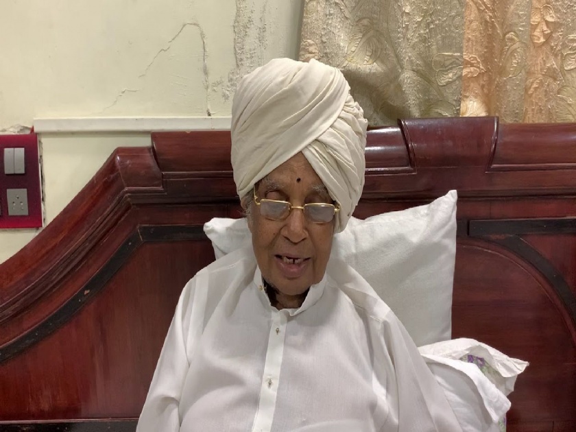 baba maharaj satarkar passes away the encyclopedia of spirituality is lost | ज्येष्ठ कीर्तनकार बाबा महाराज सातारकर काळाच्या पडद्याआड; अध्यात्माचा विश्वकोश हरपला 
