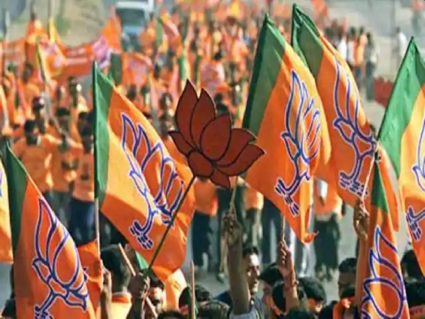 Big blow to BJP in Pune ?; 19 corporators will left party, Girish Bapat, Devendra fadanvis denied | एकही नगरसेवक पक्ष सोडणार नाही; भाजपा नेत्यांनी 'ती' चर्चा साफ खोडून काढली