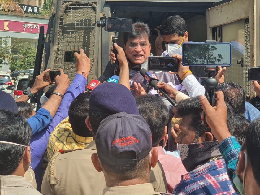 BJP Kirit Somaiya agitation in front of Thane Municipal Corporation against ShivSena Pratap Sarnaik | शिवसेना आमदाराविरोधात भाजपा नेते किरीट सोमय्यांचे ठाणे महापालिकेसमोर आंदोलन