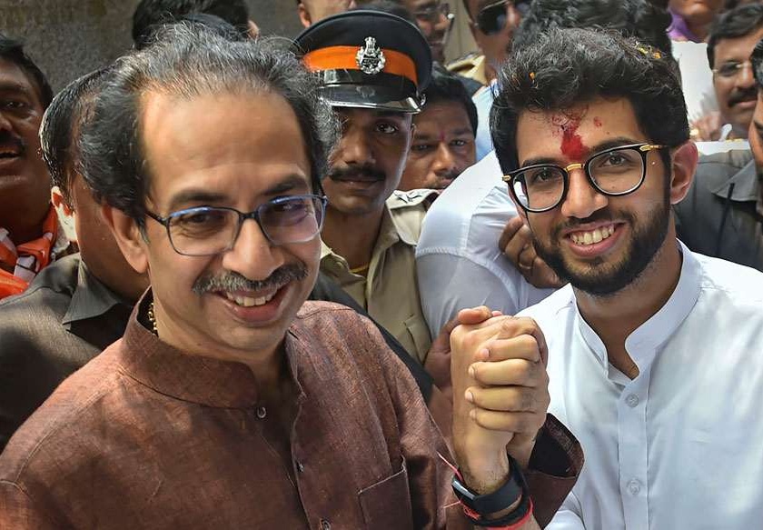 Maharashtra Election 2019: See, Uddhav and Aditya Thackeray property | Maharashtra Election 2019: बाप से बेटा सवाई... बघा, उद्धव आणि आदित्य ठाकरेंची कमाई!