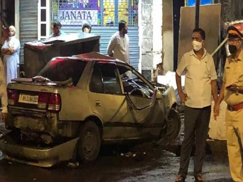 Car Accident In Mumbai Crawford Market Leaves Four Dead, Four Injured | मुंबईत भरधाव कारने ८ जणांना चिरडलं; ४ जण मृत्यू तर चौघे जखमी, मृतांमध्ये ३ महिलांचा समावेश