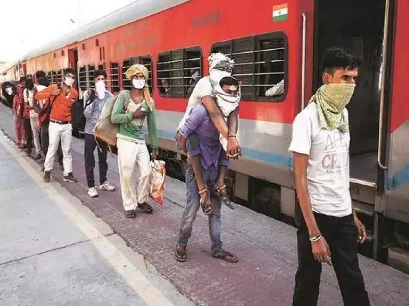 17 Bihar Migrants Found Corona Positive In Train Coming From Maharashtra Coronavirus Cases In Bihar | Coronavirus: पुण्याहून दानापूरला ट्रेन पोहचली, १७ जण पॉझिटिव्ह निघाले; अर्धा तास डब्ब्यातच प्रवासी अडकले