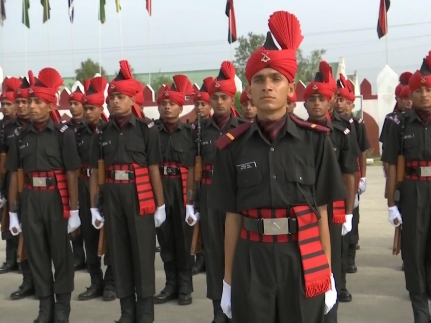 Jammu Kashmir Youth Join Army After Passing Out Parade In Srinagar | काश्मीरातील 575 तरूणांकडून पाकिस्तानला चोख उत्तर; इम्रान खान यांचा दावा ठरला खोटा
